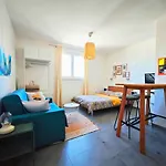 Cozy Old Town Apartment