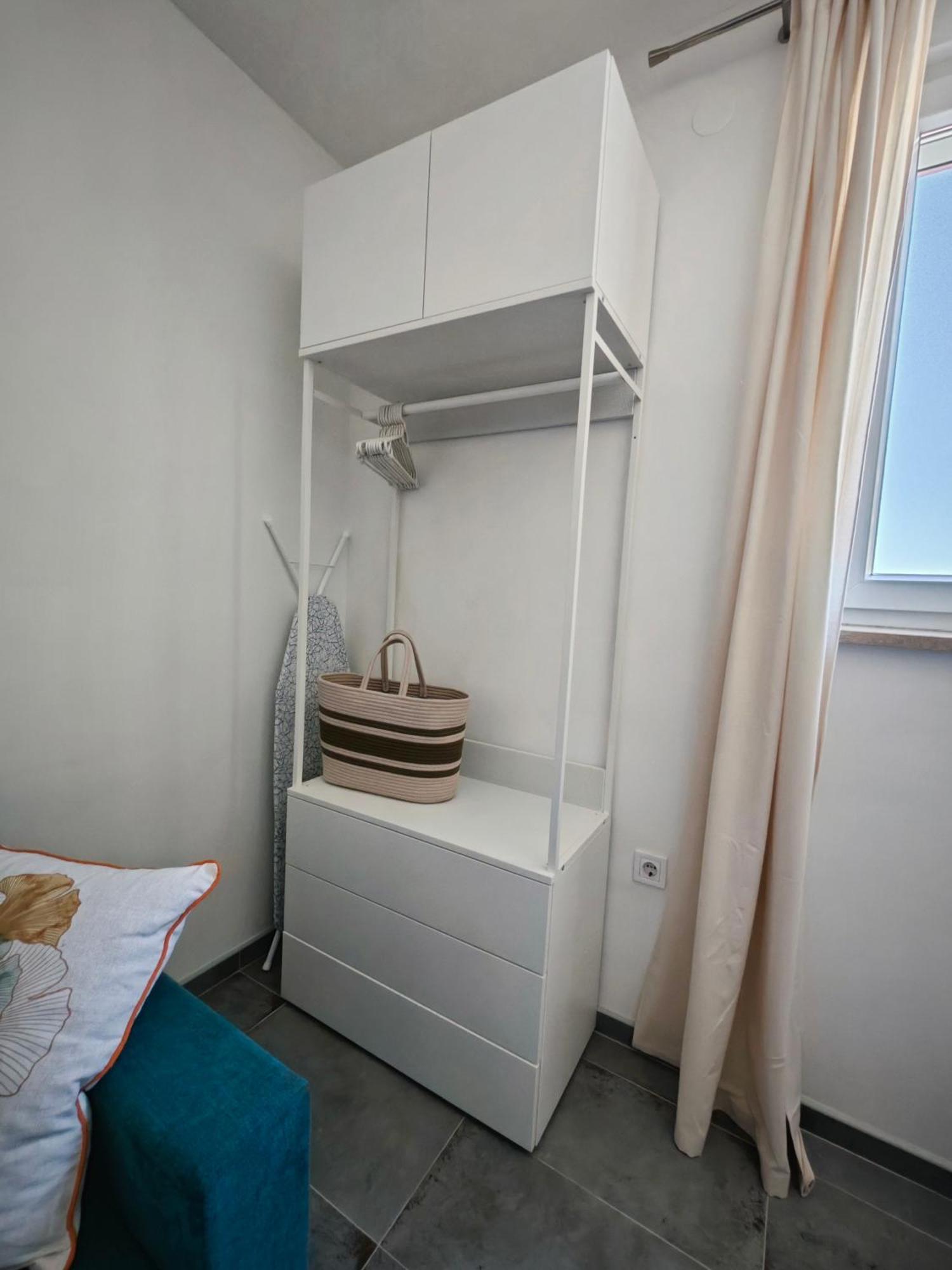 Cozy Old Town Apartment *