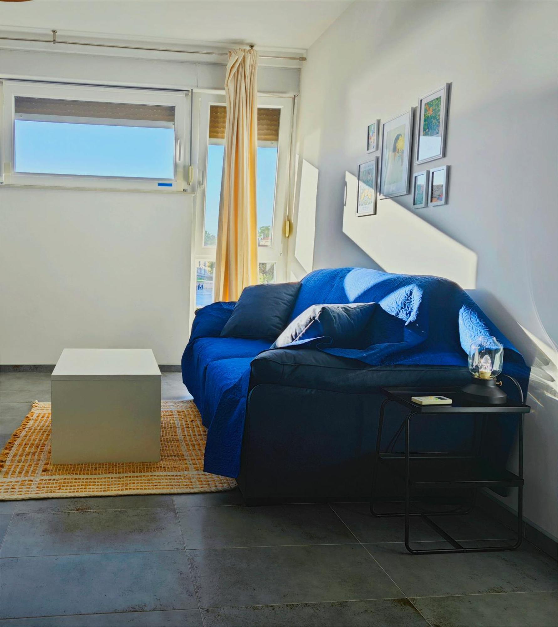 Cozy Old Town Apartment
